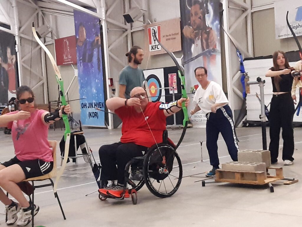 Tir à l'arc en fauteuil roulant